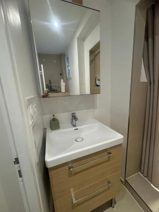 Luxueux Appartement La Defense - Porte Maillot - Parc De Bagatelle - Jardin D'Acclimatation - 6 Pers Colombes  Luaran gambar